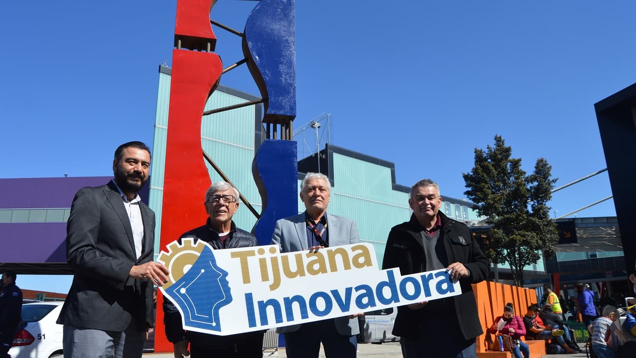 Reinaugura Tijuana Innovadora escultura en el Aeropuerto
