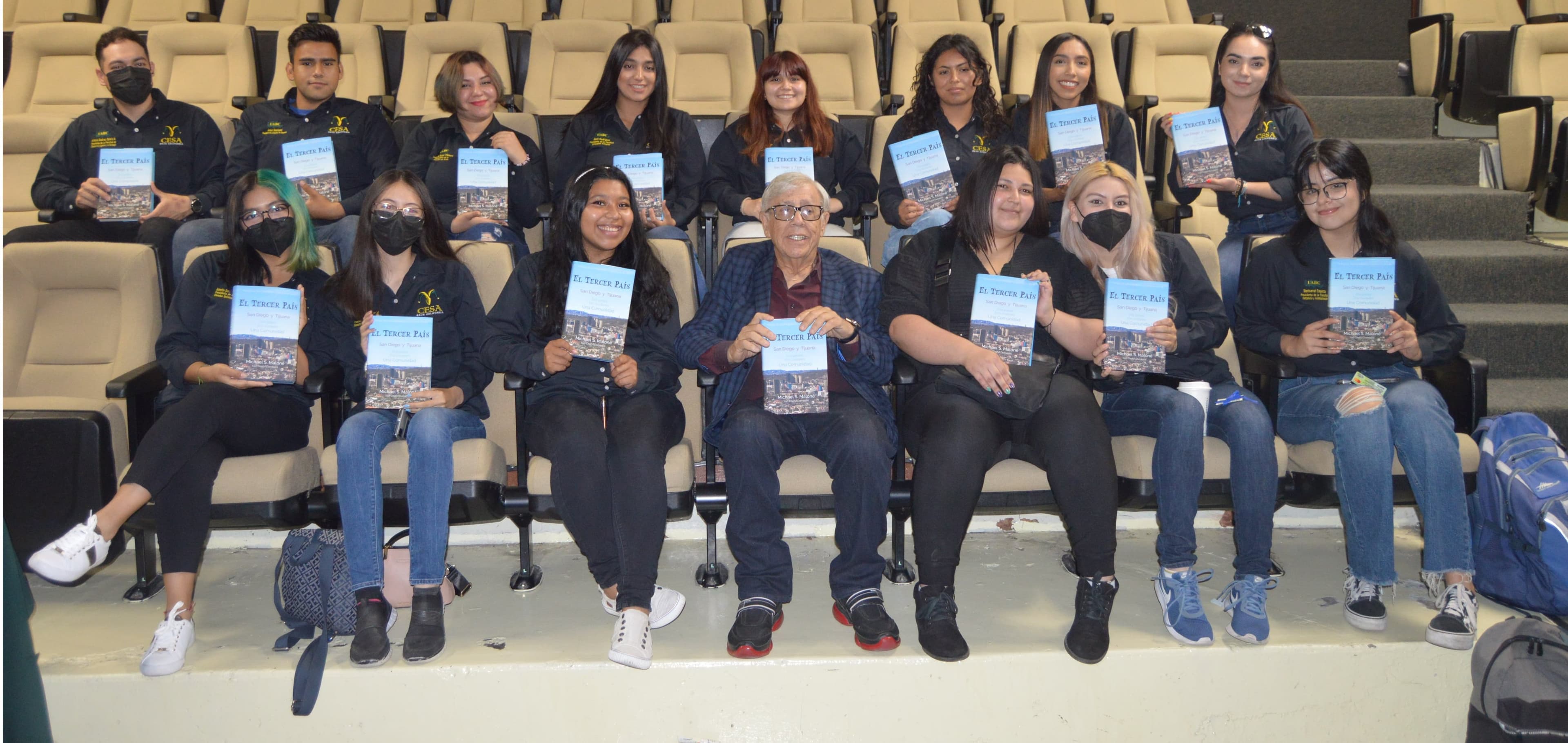 Dona Tijuana Innovadora 200 libros a comunidad estudiantil de UABC