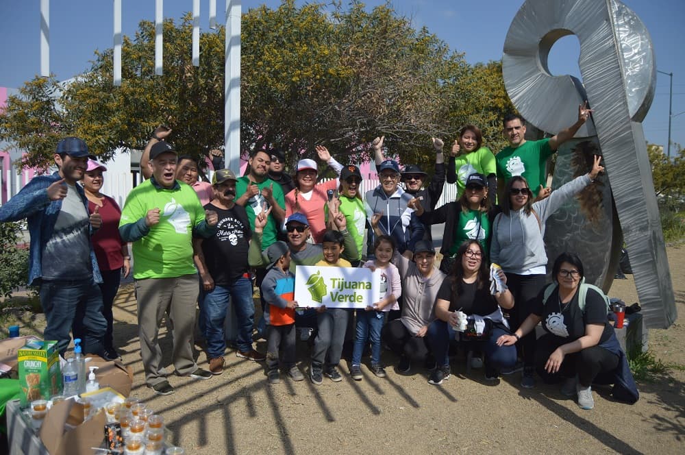 Tijuana Innovadora lleva a cabo jornada de limpieza en Jardín del Recuerdo