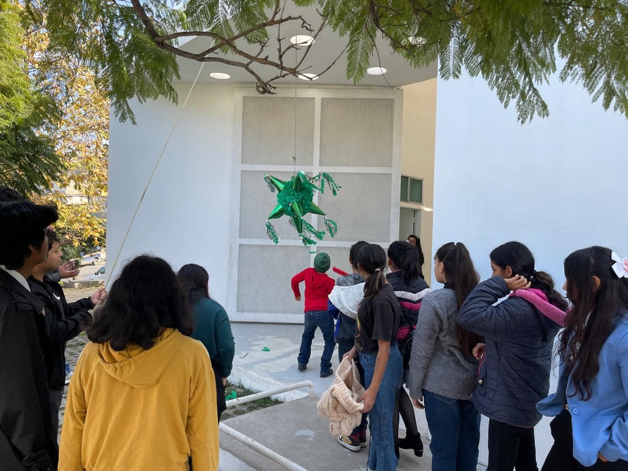 Casa de las Ideas se llena de risas y alegría en su posada navideña
