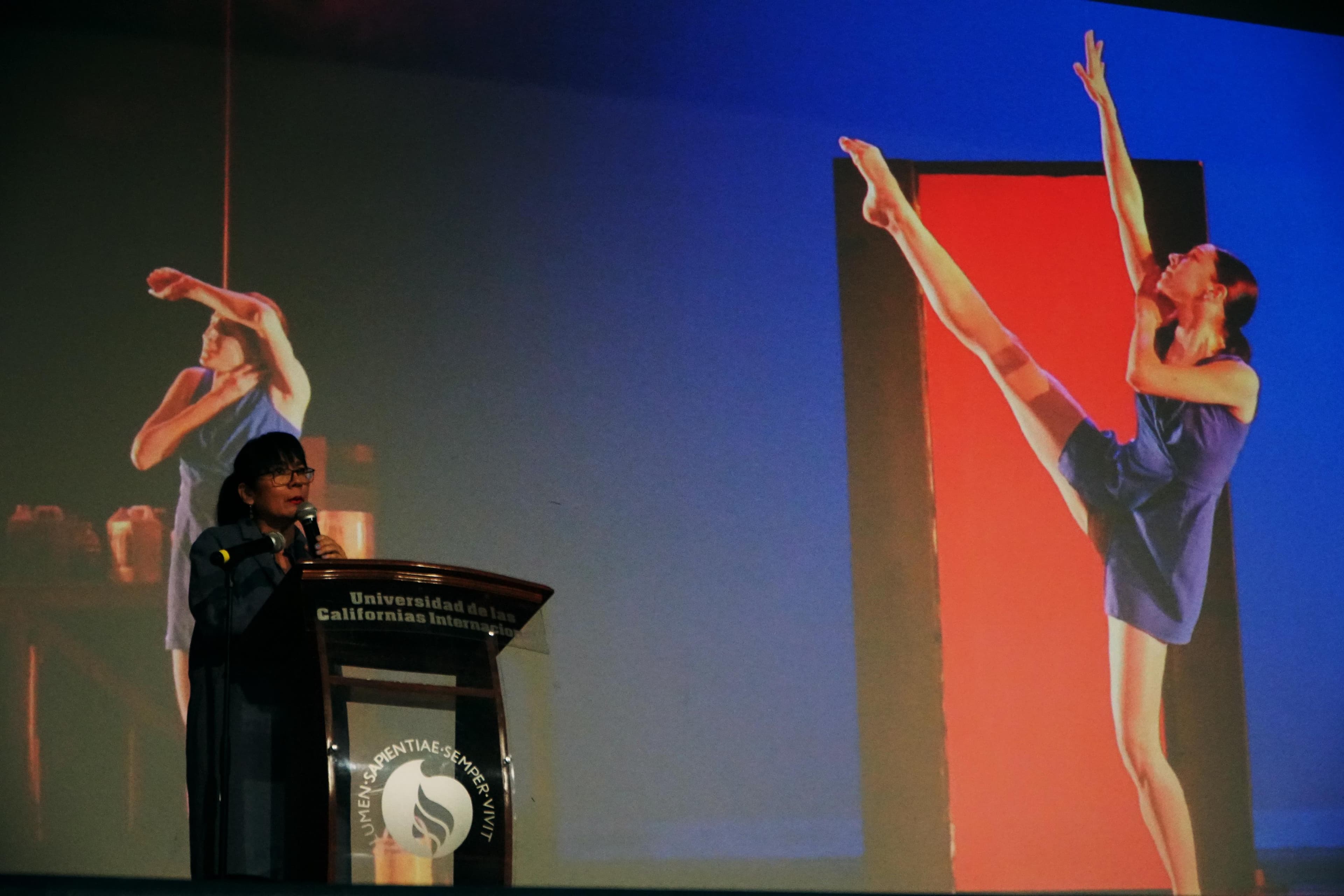 Minerva Tapia invita a estudiantes a priorizar la vocación para alcanzar el éxito