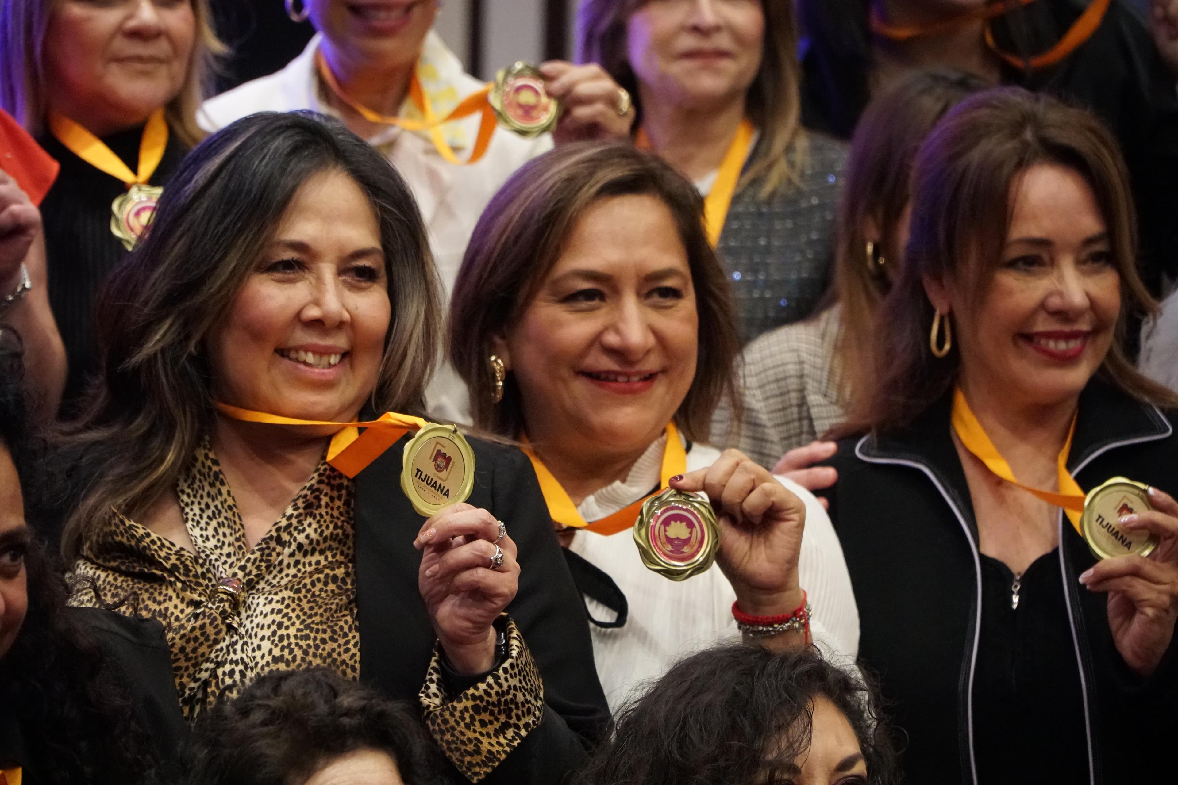 Ayuntamiento reconoce a Vicepresidenta de Tijuana Innovadora por su liderazgo