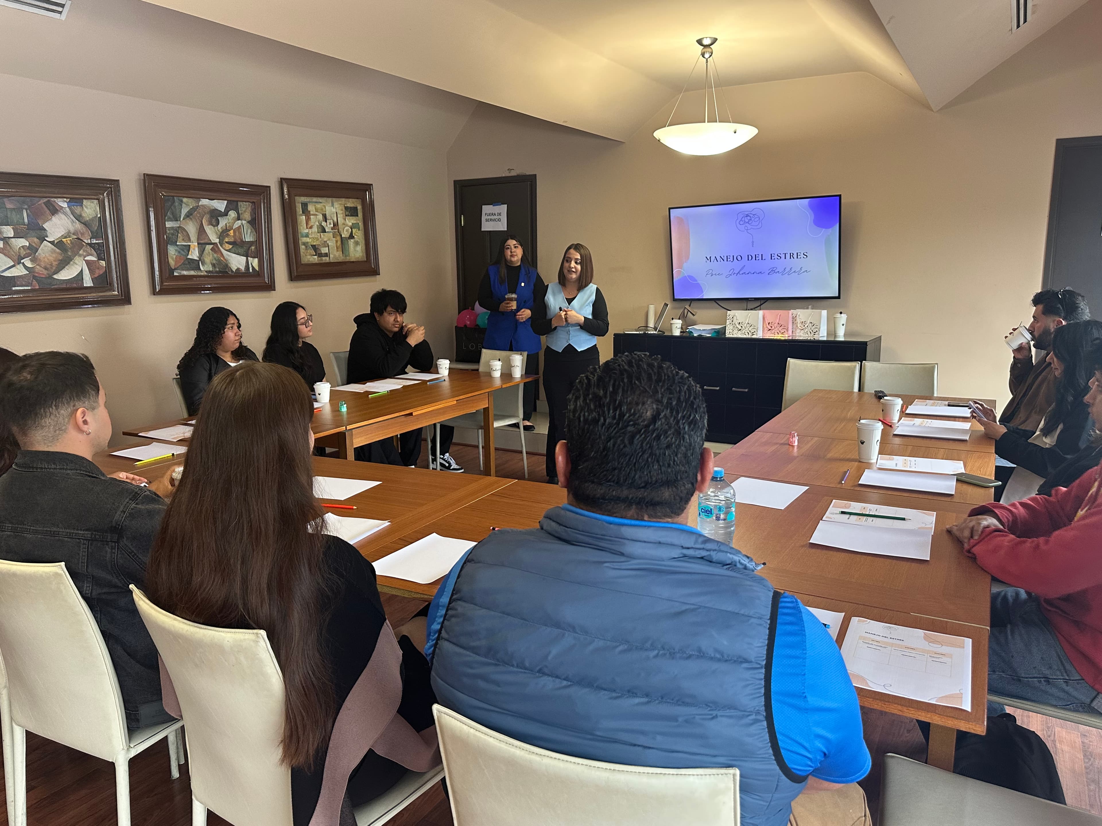 Colaboradores y voluntarios de Tijuana Innovadora reciben taller sobre manejo del estrés