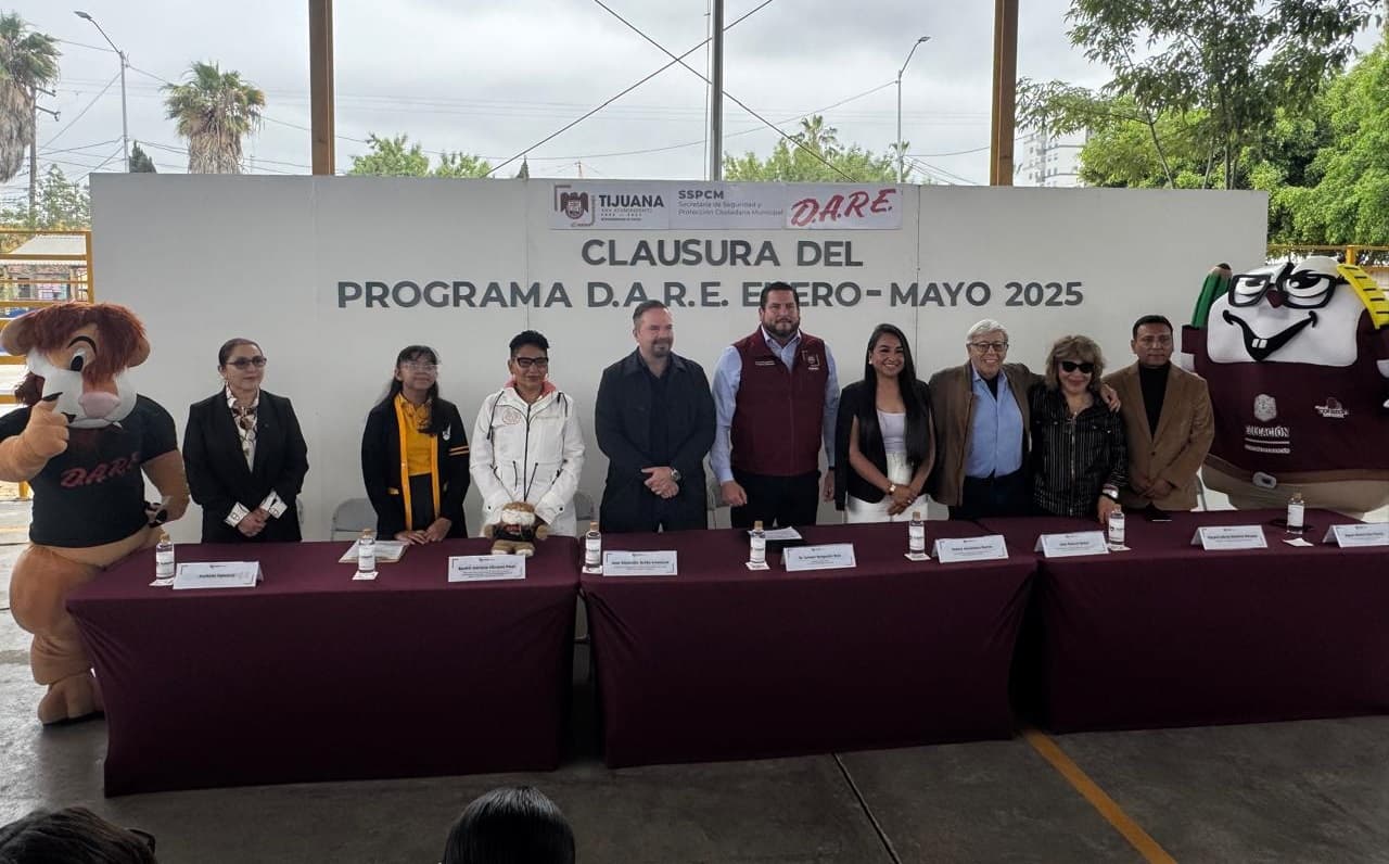 Niños y jóvenes se gradúan de programa de prevención de adicciones
