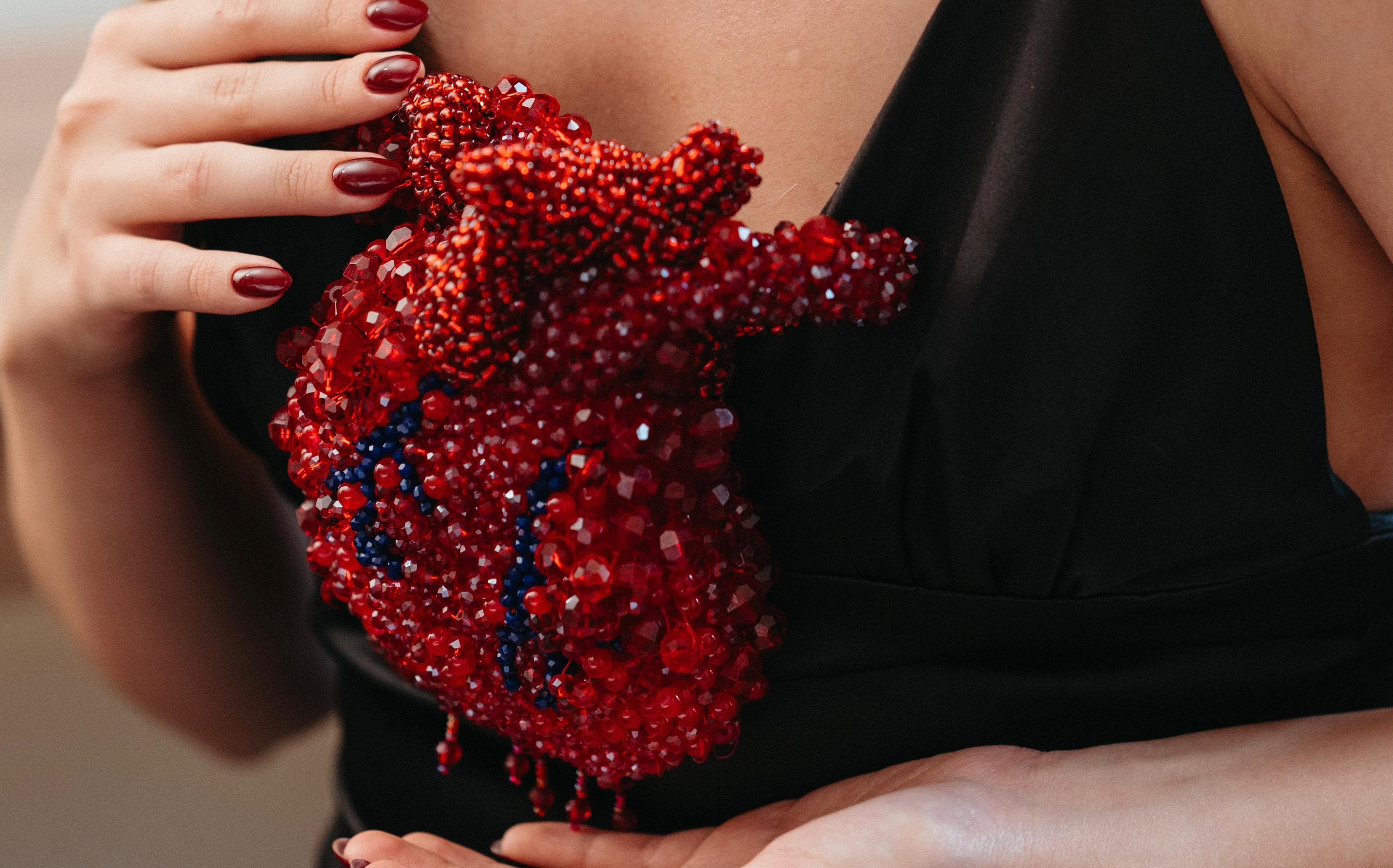 Grecia Soto, ganadora de InnovaModa, revoluciona y conquista el mundo de la moda con el "CORAZÓN DE LA BAJA”