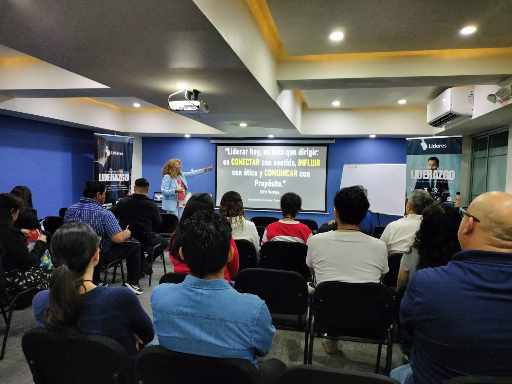Tijuana Innovadora fortalece en comunicación y relaciones públicas a jóvenes líderes