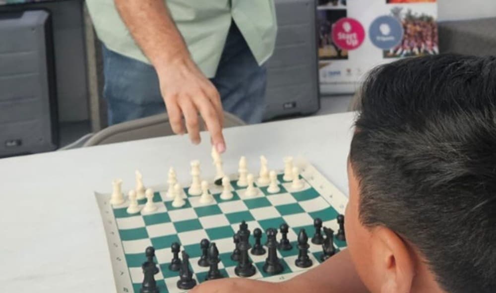 Enseñan ajedrez gratis en Casa de las Ideas